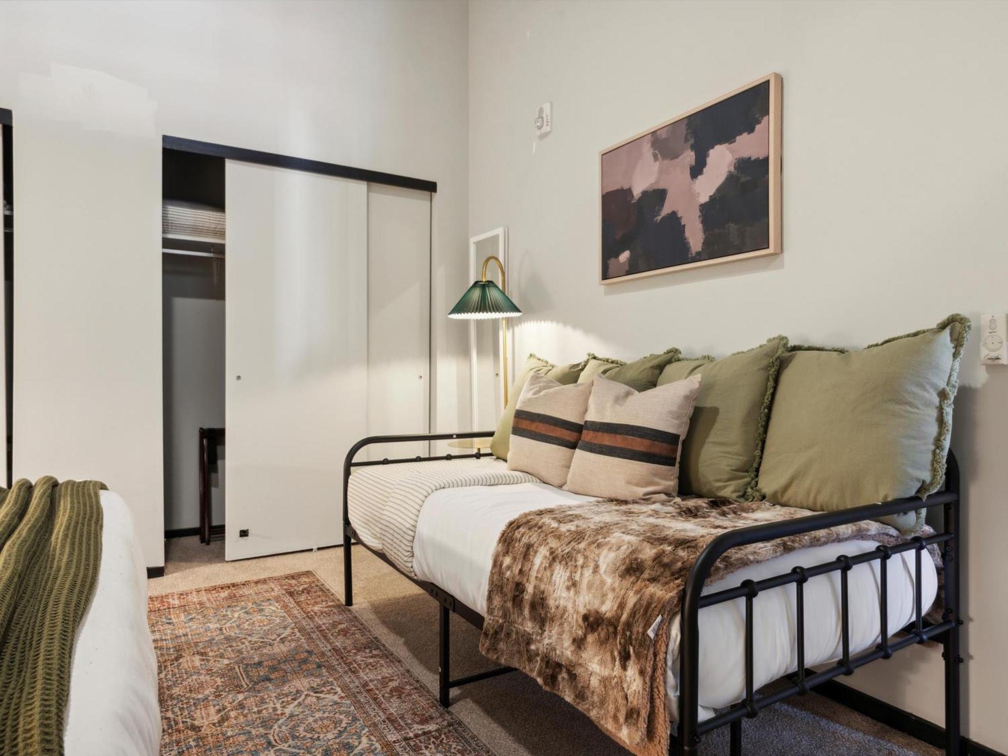 Large 3Br Apts & Studios, Gym, Game Room, Free Street Parking Philadelphie Chambre photo