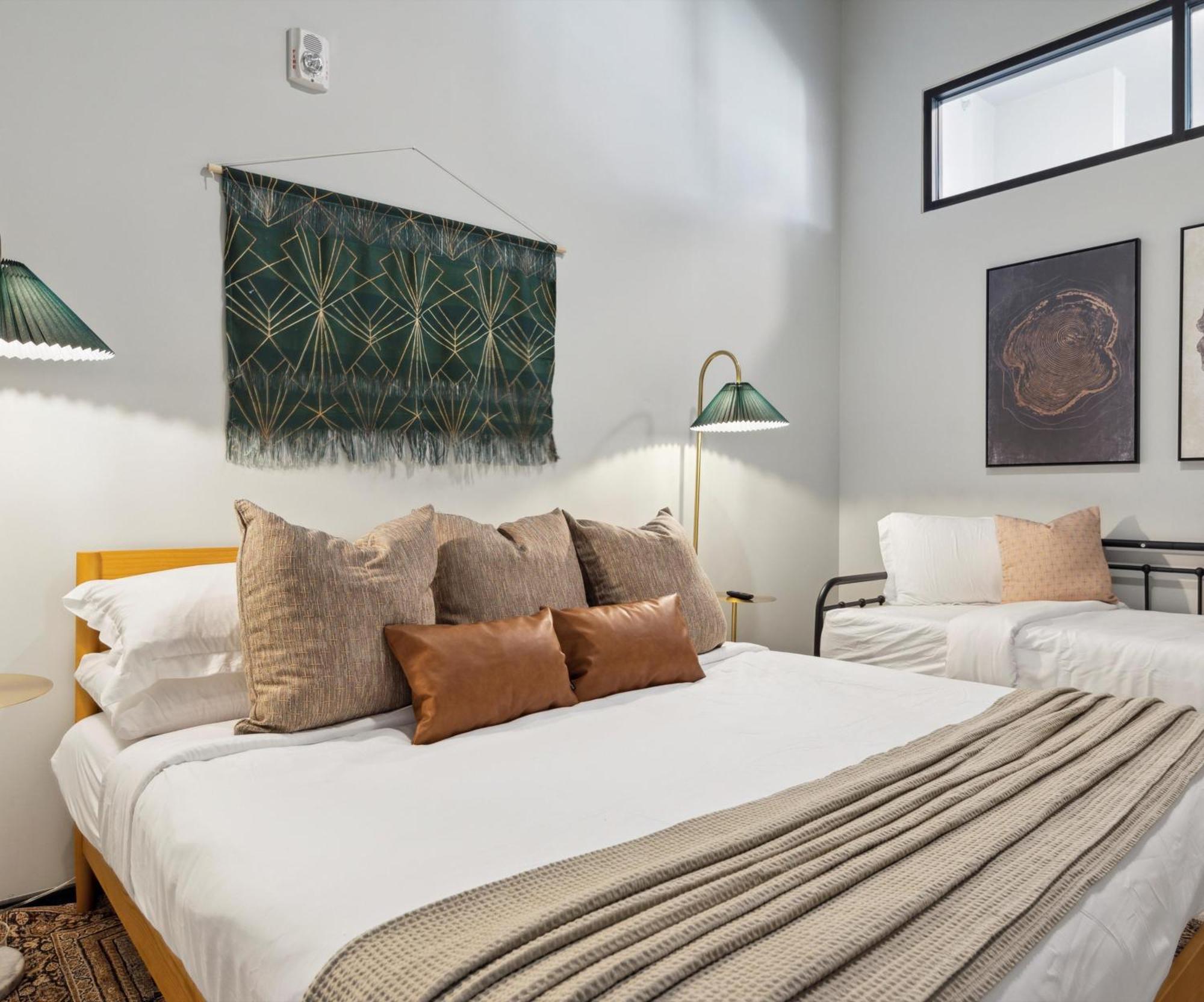 Large 3Br Apts & Studios, Gym, Game Room, Free Street Parking Philadelphie Chambre photo